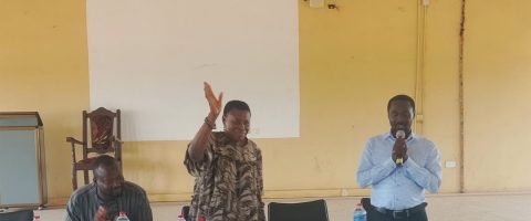 MEETING WITH HOTELIERS IN SOUTH TONGU DISTRICT.